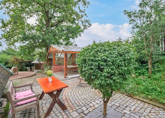 1 Bedroom Awesome In *