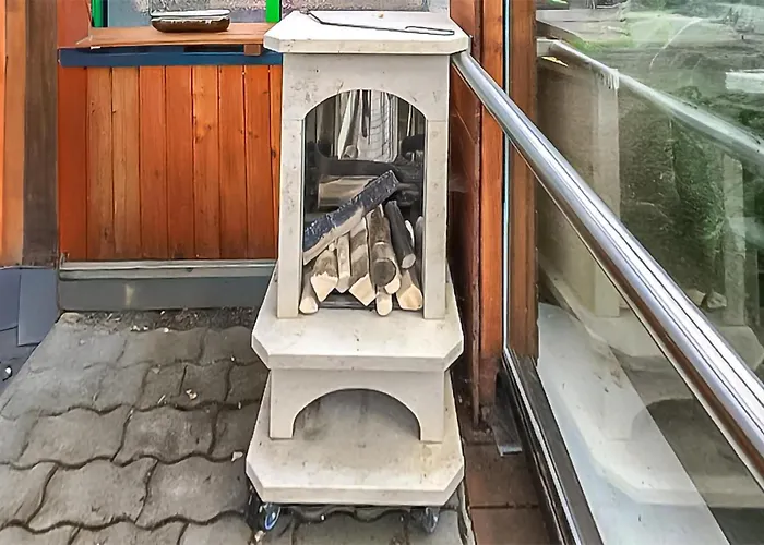 1 Bedroom Awesome In Weischlitz